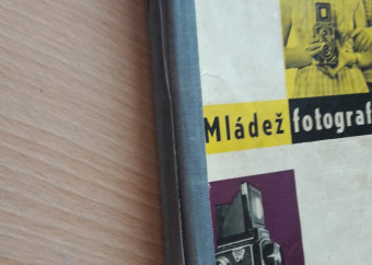 2-kniha-tomášek-mládež-fotografuje