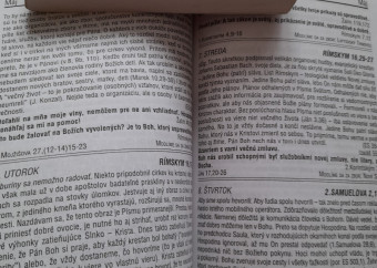 2-kniha-tesnou-bránou-2003