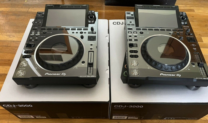 Pioneer CDJ 3000, Pioneer CDJ 2000 NXS2, Pioneer DJM 900 NXS2, Pioneer DJM-V10, Pioneer DJ DJM-S11, Pioneer XDJ XZ, Pioneer XDJ-RX3, Pioneer DDJ-REV7