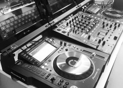 Pioneer DJ Tour system 2x CDJ-TOUR1 & DJM-TOUR1 DJ Package DJ