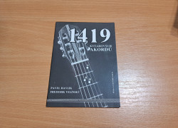 1419 kytarových akordů