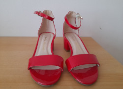 Sandále červené