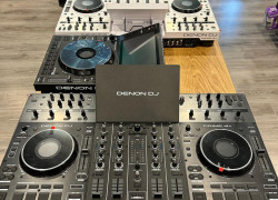 Denon DJ Prime 4+ , Allen & Heath Xone:96,   PLAYdifferently MODEL 1,   Rane Four , Pioneer DJ OPUS-QUAD, Pioneer DJ XDJ-RX3, Pioneer XDJ-XZ 