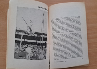6-kniha-atletika-skoky