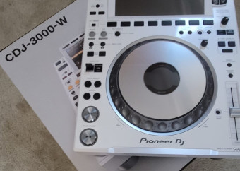 PairPioneerCDJ-3000-w-(1)