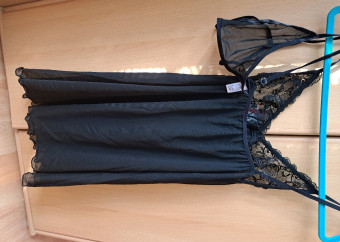 2-súprava-nočná-košieľka-tanga-čierna-tyl-ramienka