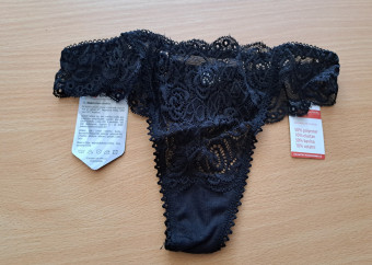 1-nohavičky-tanga-čierna-čipka