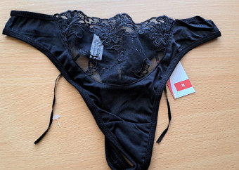 1-nohavičky-tanga-čierna-šnurovanie