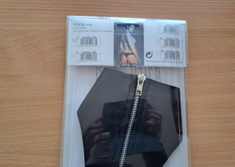 2-nohavičky-tanga-kožené-čierna