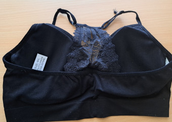 2-podprsenka-čierna-bez-zapínania