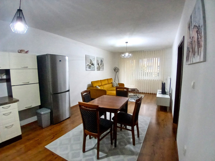 Prenájom 3 izbového bytu + 2 parkovacie miesta