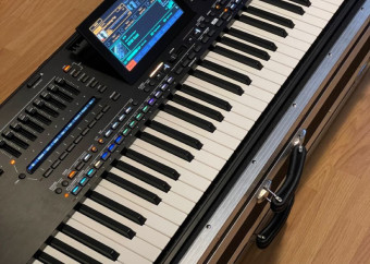 Korg Pa5x 76 keys International