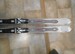 carvingové lyže Atomic 164cm viazanie Atomic + palice