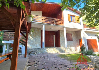 1-duchonka-chata-predaj-pohlad-na-chatu