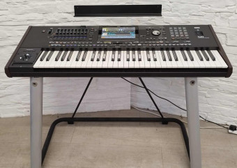 testing new Korg Pa5X 76 key Professional Arranger Keyboard wit stand display
